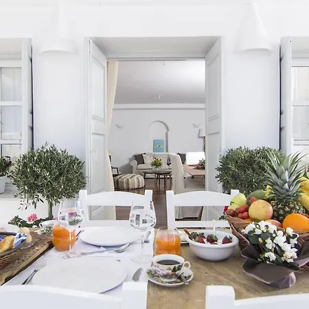 Erofili Fira (Santorini)