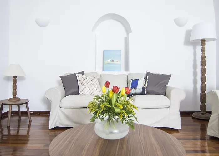 Erofili Fira (Santorini)